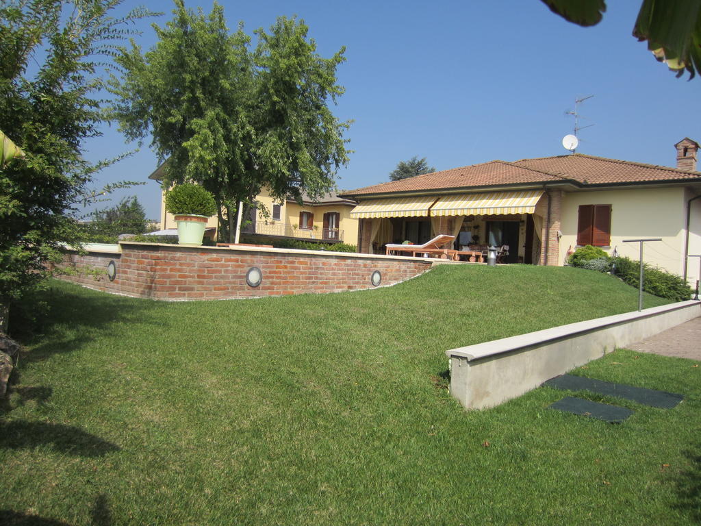Marinella B&B Cornale Exteriör bild