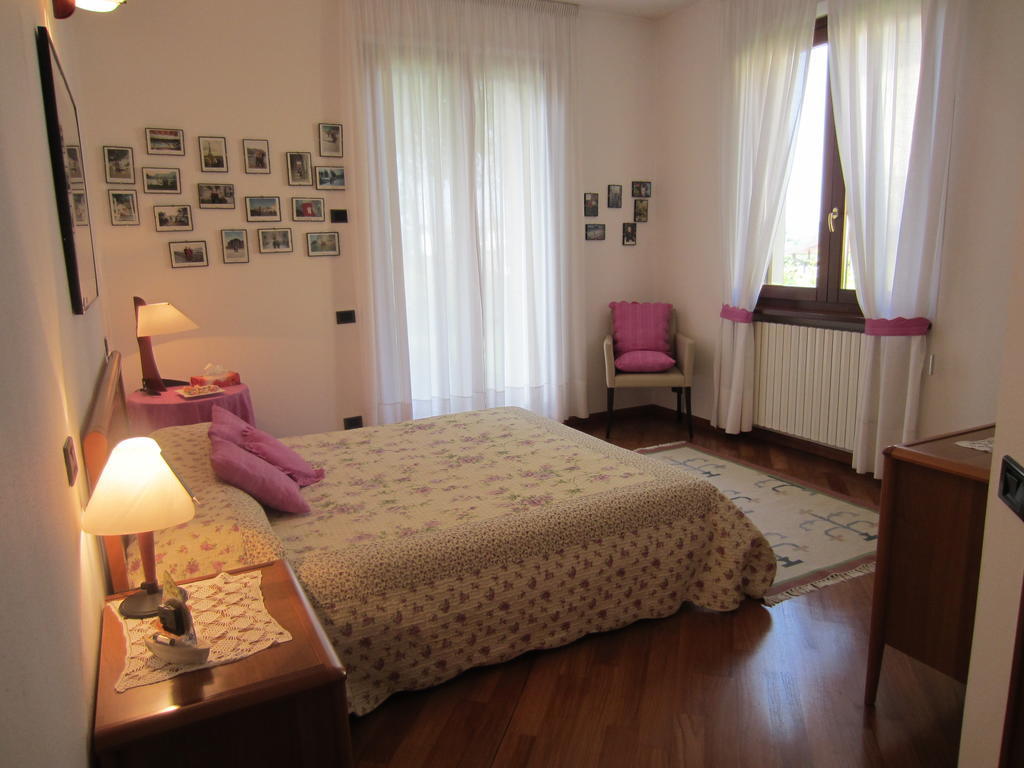 Marinella B&B Cornale Rum bild