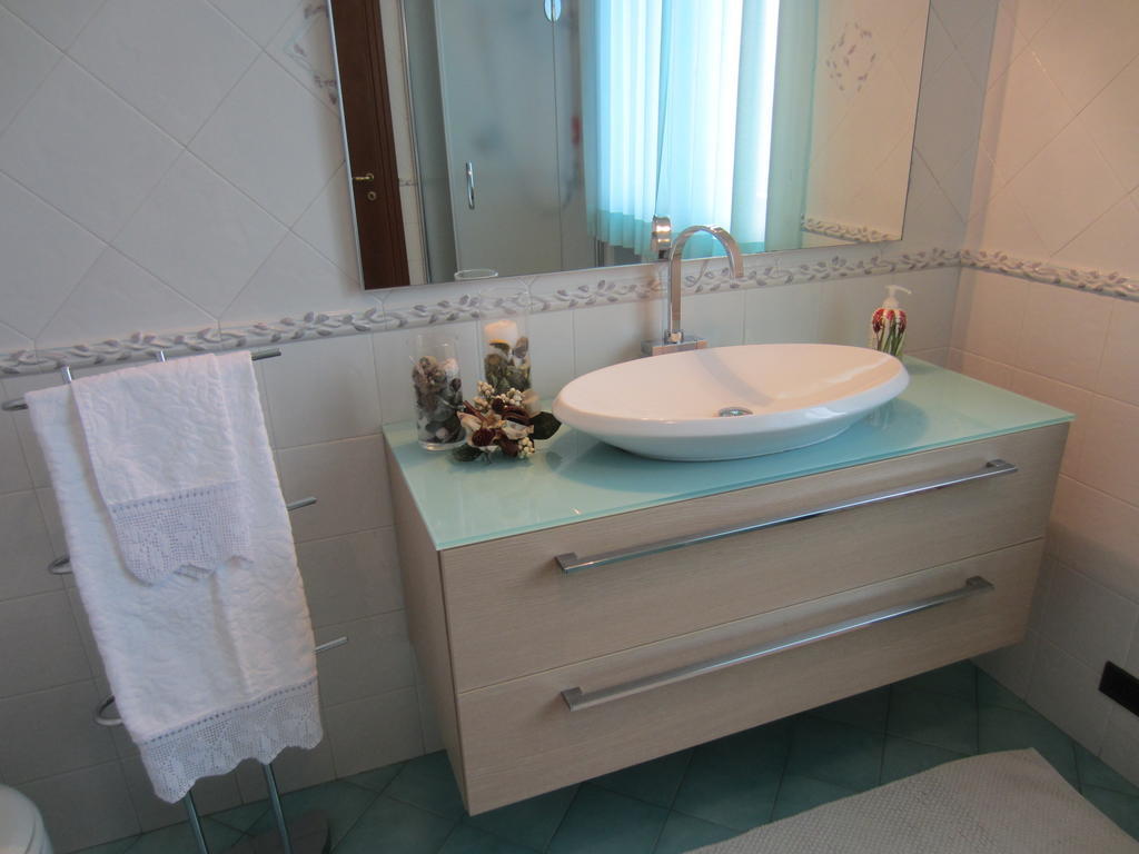 Marinella B&B Cornale Rum bild
